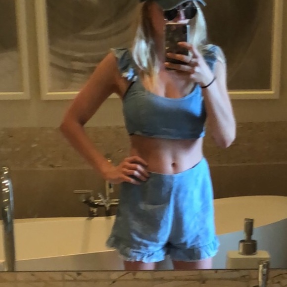 Bella Hot Short - Picture 2 of 2